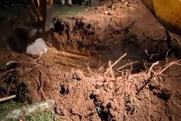 Family prepares burial site for Raila Odinga next to father in Bondo