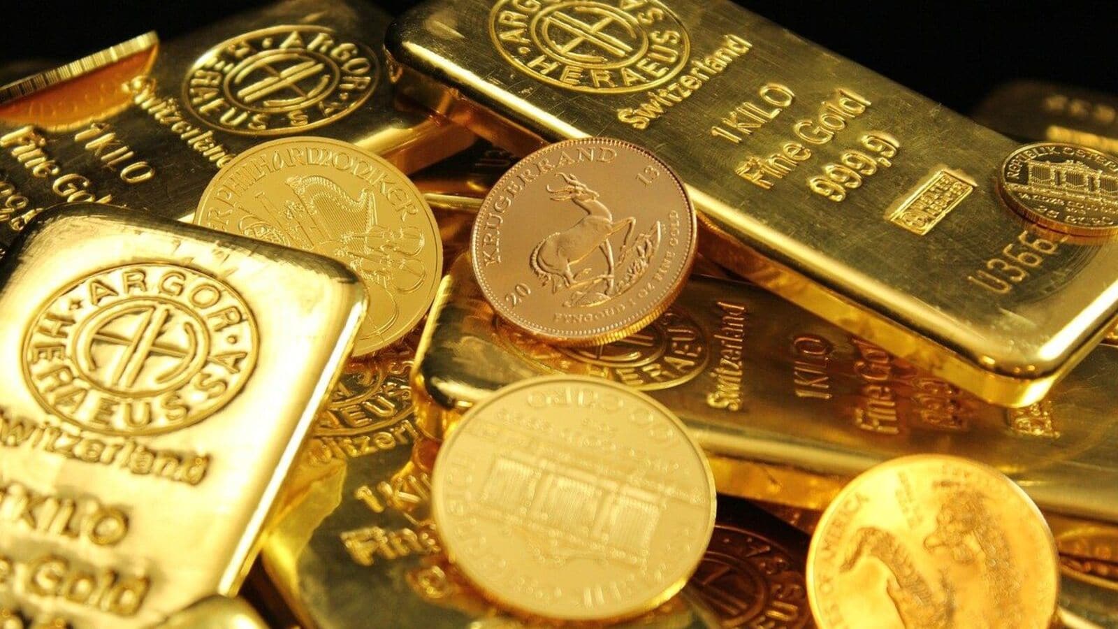 Gold hits record $4,000 an ounce as global uncertainty drives rush for safety