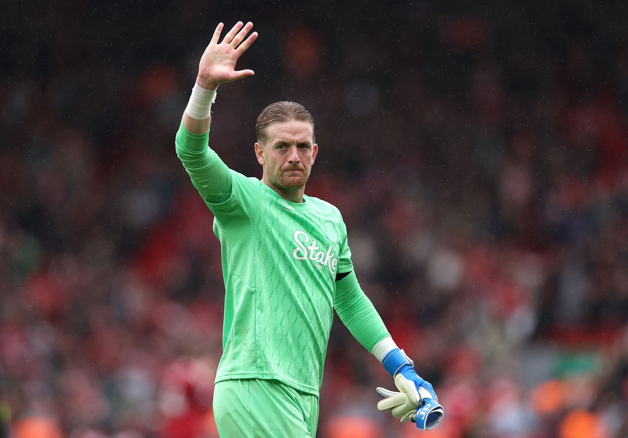 Jordan Pickford pens new long-term Everton contract