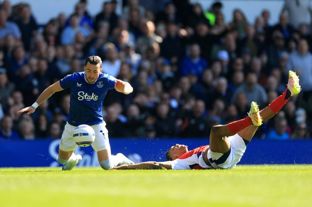 More dropped points for Arsenal as Liverpool inch closer to title