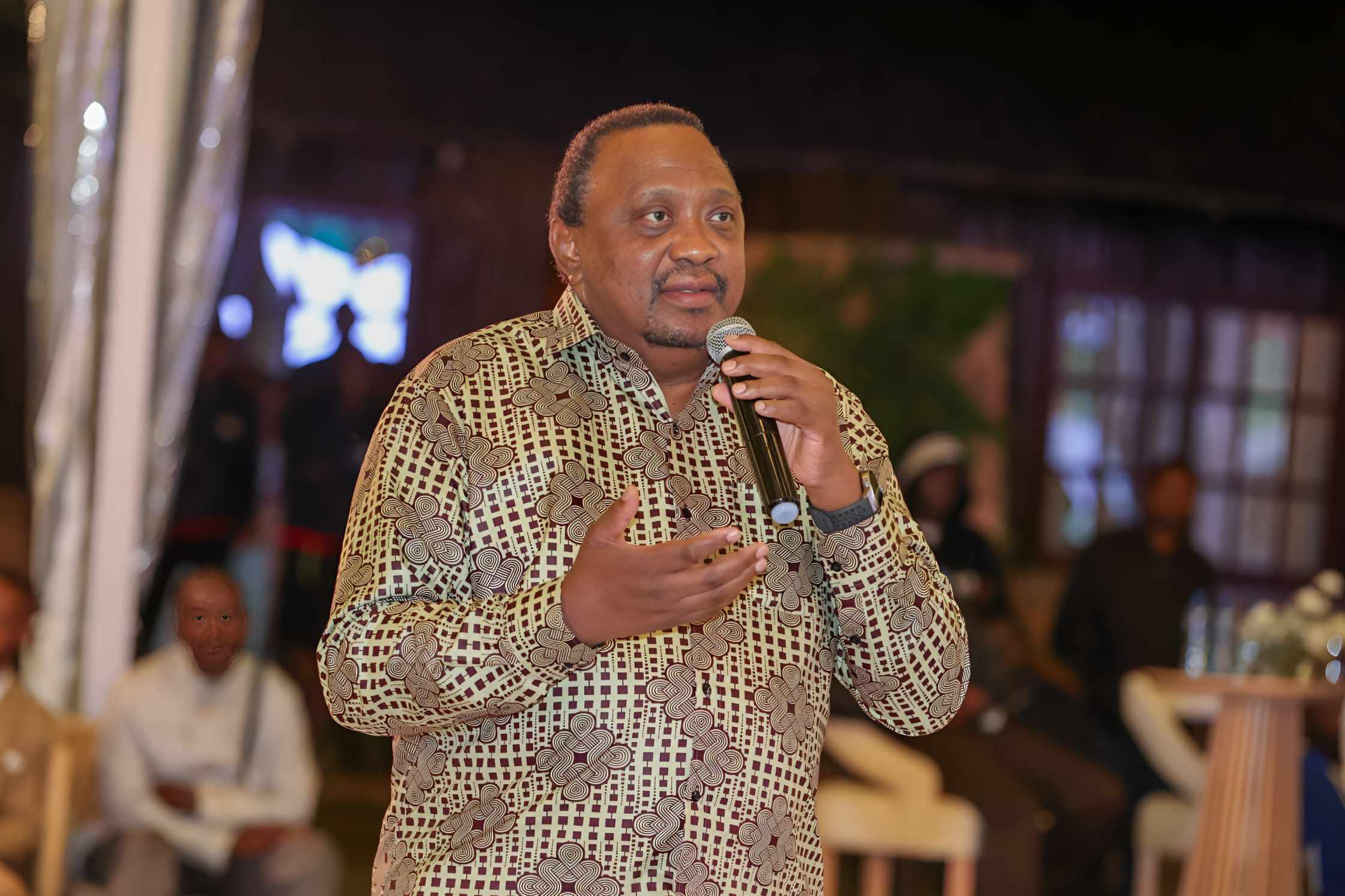 Why Uhuru should not handover Jubilee Party