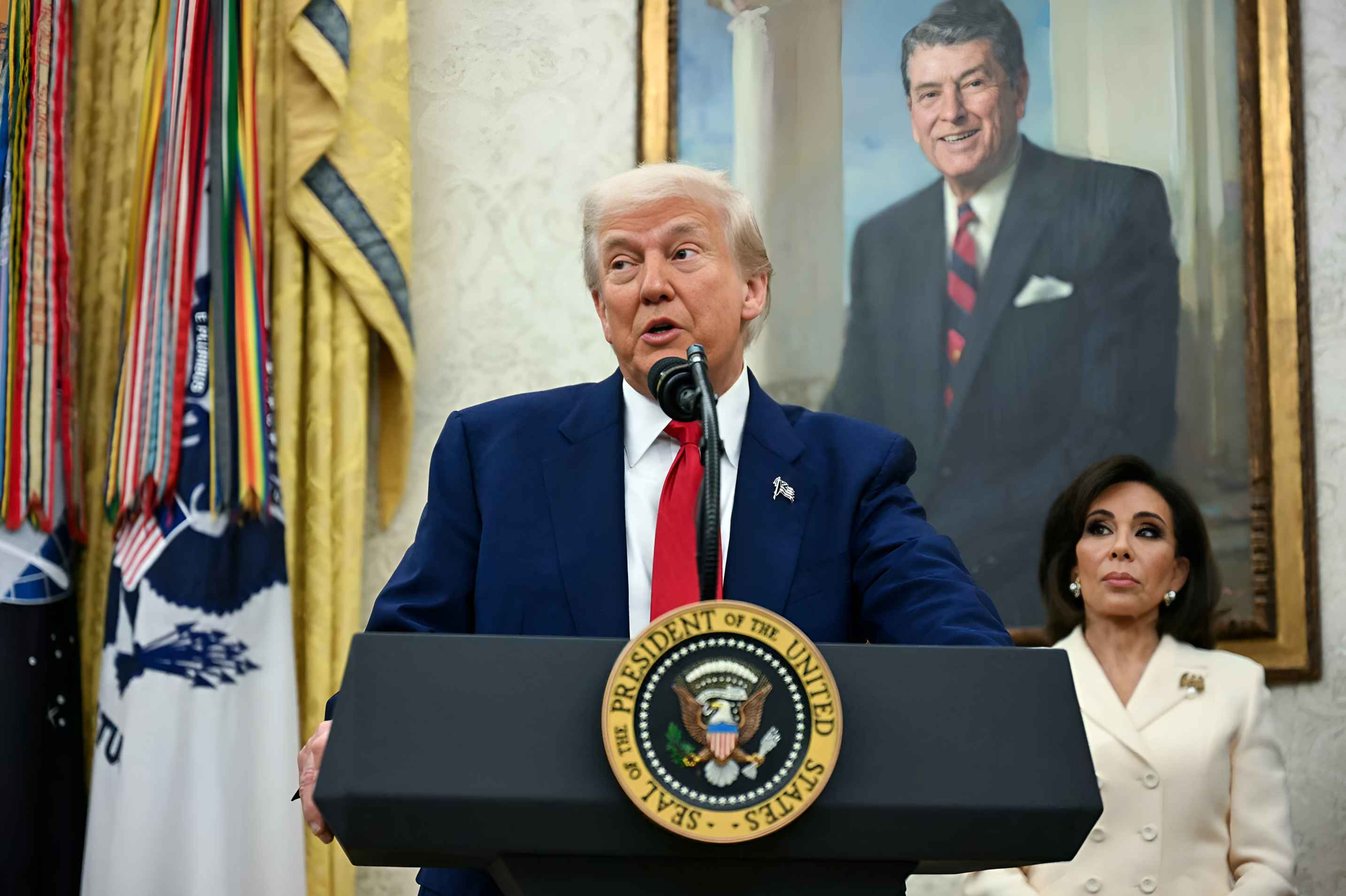 Trump vows to “save America” as he criticizes Putin, backs NATO, and defends migration crackdown